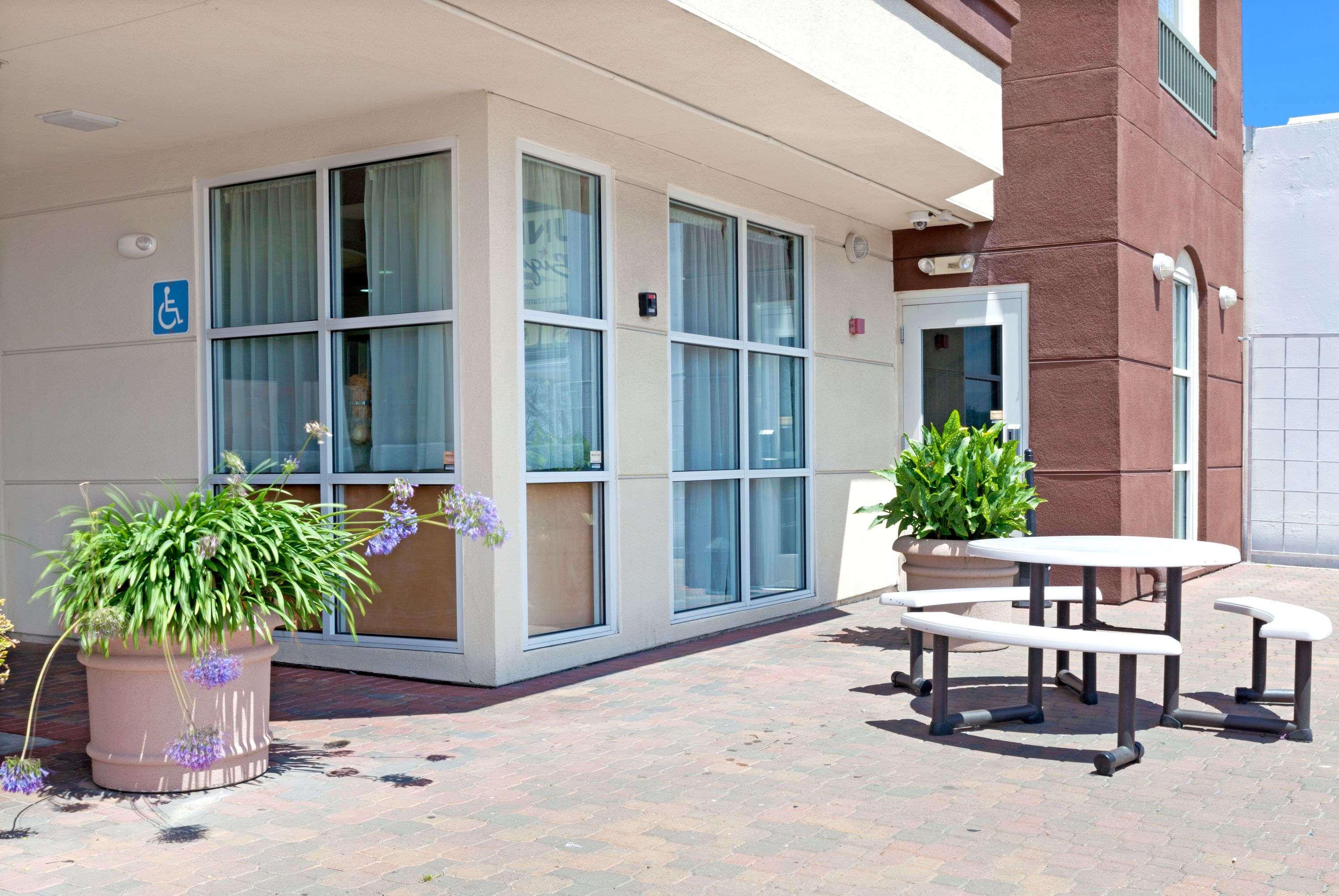 Ramada Limited And Suites San Francisco Airport South San Francisco Bagian luar foto